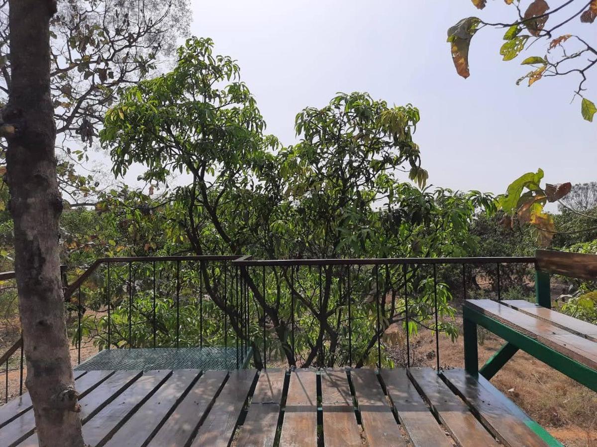 Hornbill Farm Resort Haiderabad Buitenkant foto